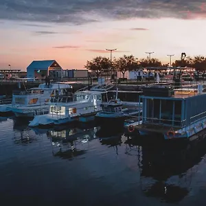 https://barco-casa-marina-fuzeta.hotelaalgarve.com